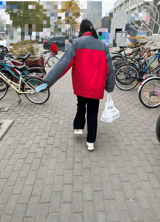 图片加载中...