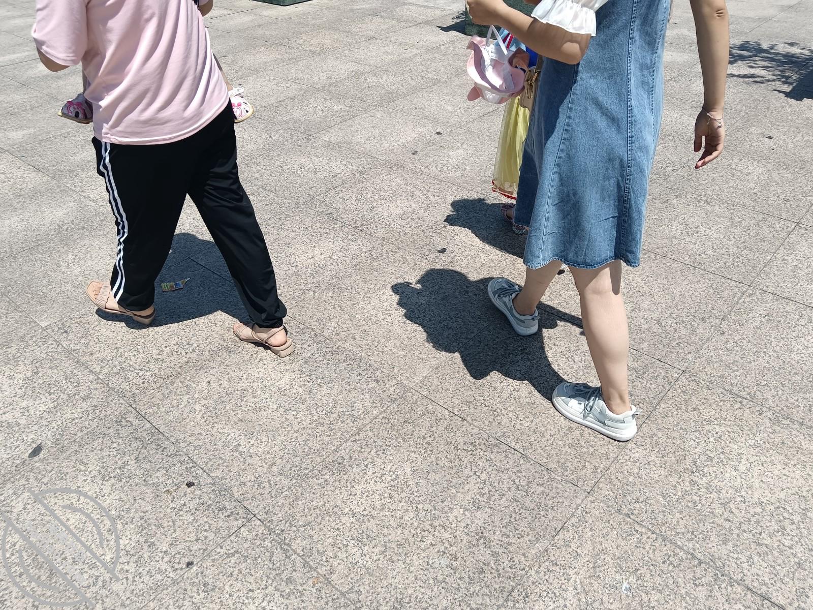 图片加载中...