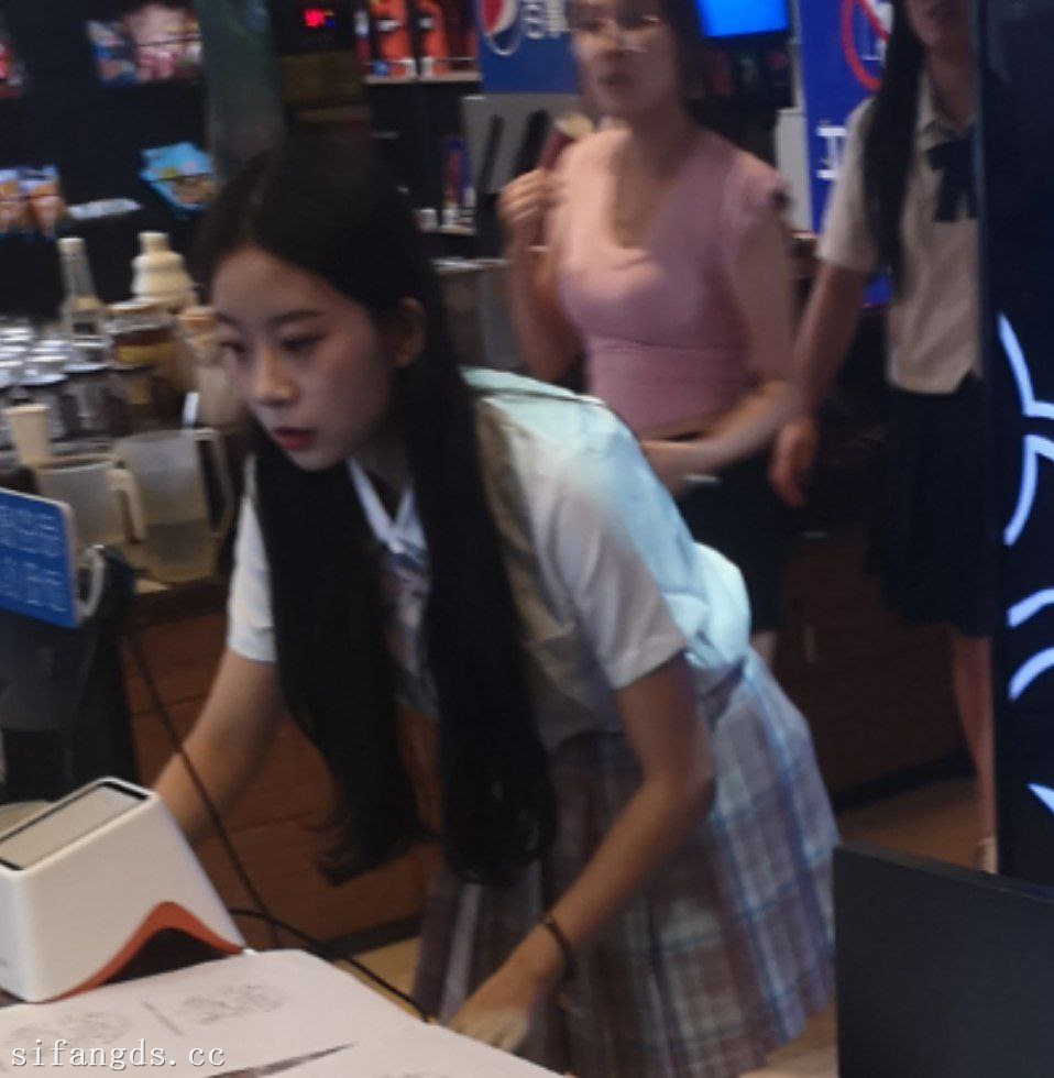 图片加载中...